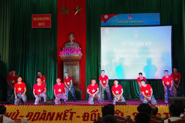 Diễn đàn "Tuổi trẻ Trung tâm Huấn luyện Vùng 4 với chấp hành pháp luật, kỷ luật và bảo đảm an toàn"