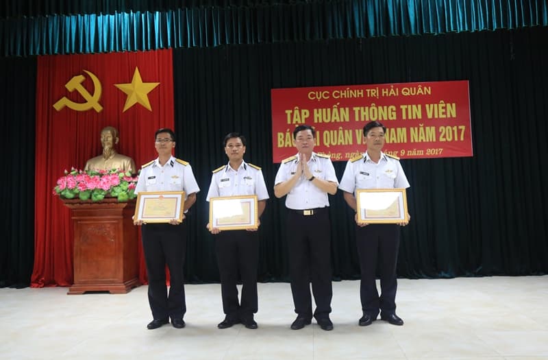 Bế mạc Tập huấn Thông tin viên Báo Hải quân Việt Nam Khu vực phía Bắc