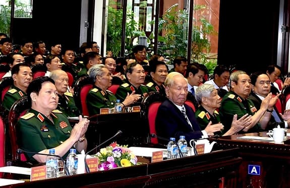 Đồng chí Lê Đức Anh - nhà quân sự tài ba, nhà lãnh đạo có uy tín lớn của Đảng