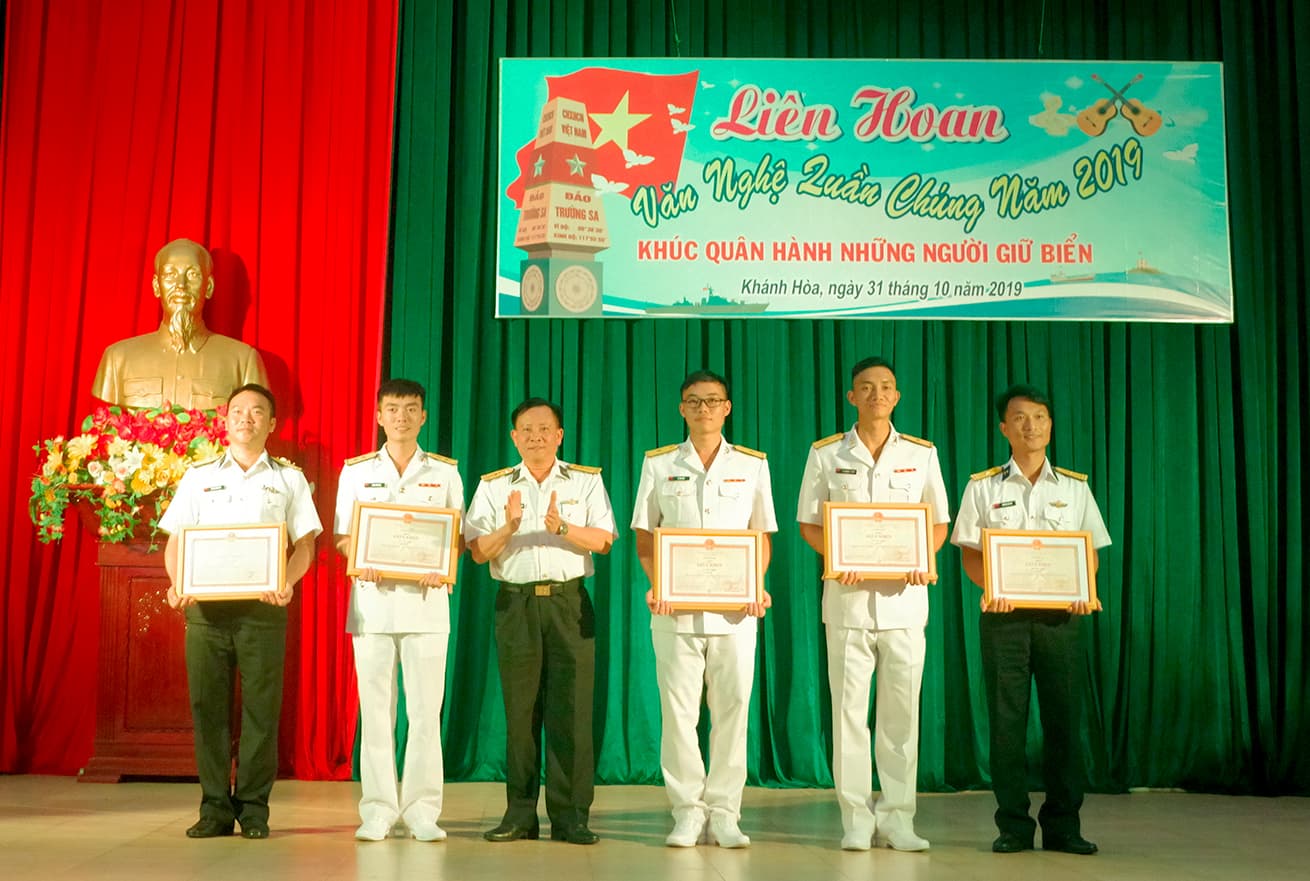 Lữ đoàn 162: Liên hoan văn nghệ  “Khúc quân hành những người giữ biển”