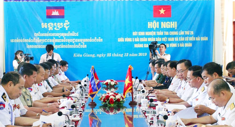 Vùng 5 Hải quân Việt Nam và Căn cứ Biển Hải quân Cam-pu-chia rút kinh nghiệm tuần tra chung lần thứ 28