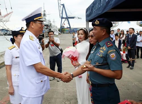 Tàu buồm 286, Lê Quý Đôn cập cảng Tanjung Priok thăm Indonesia