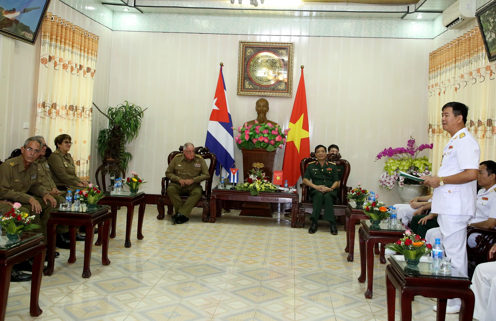 Tổng Tham mưu trưởng các lực lượng vũ trang cách mạng  Cuba thăm Lữ đoàn 147