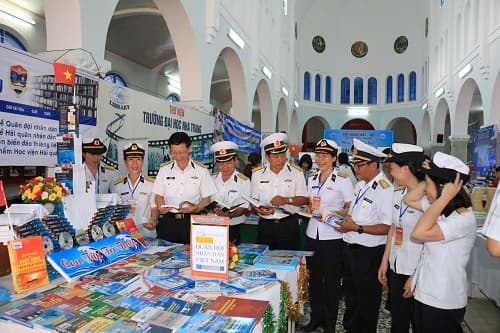 Học viện Hải quân: Sôi nổi Ngày sách Việt Nam 2019