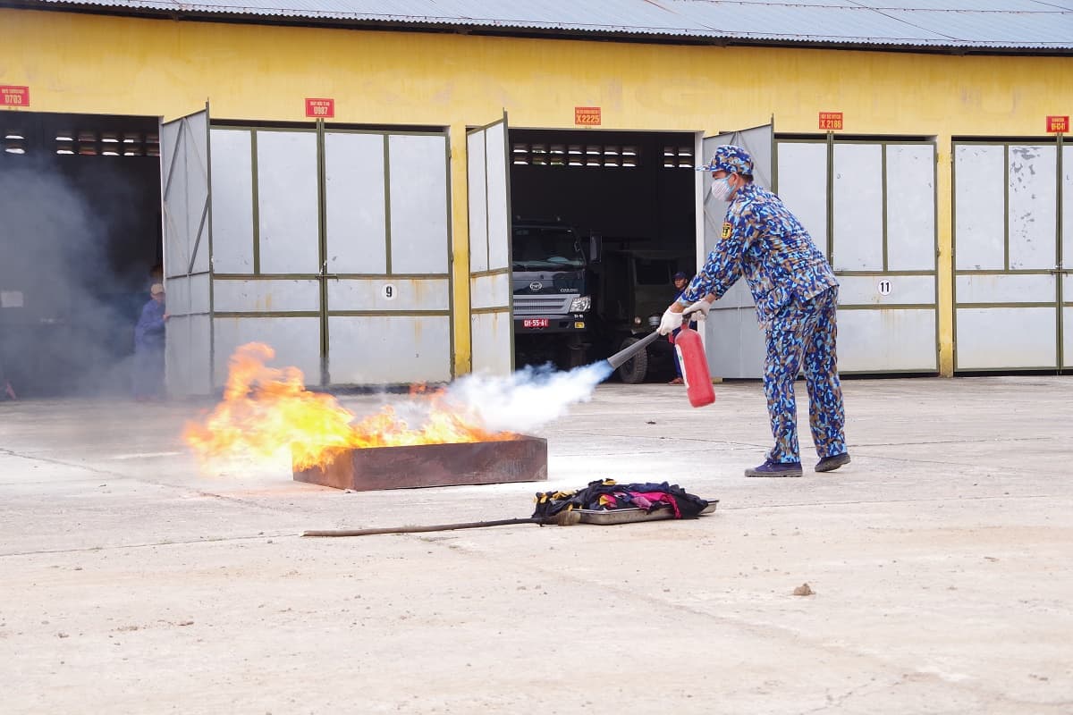 Lữ đoàn Công binh 131 Hải quân: Tập huấn phòng cháy, chữa cháy năm 2019