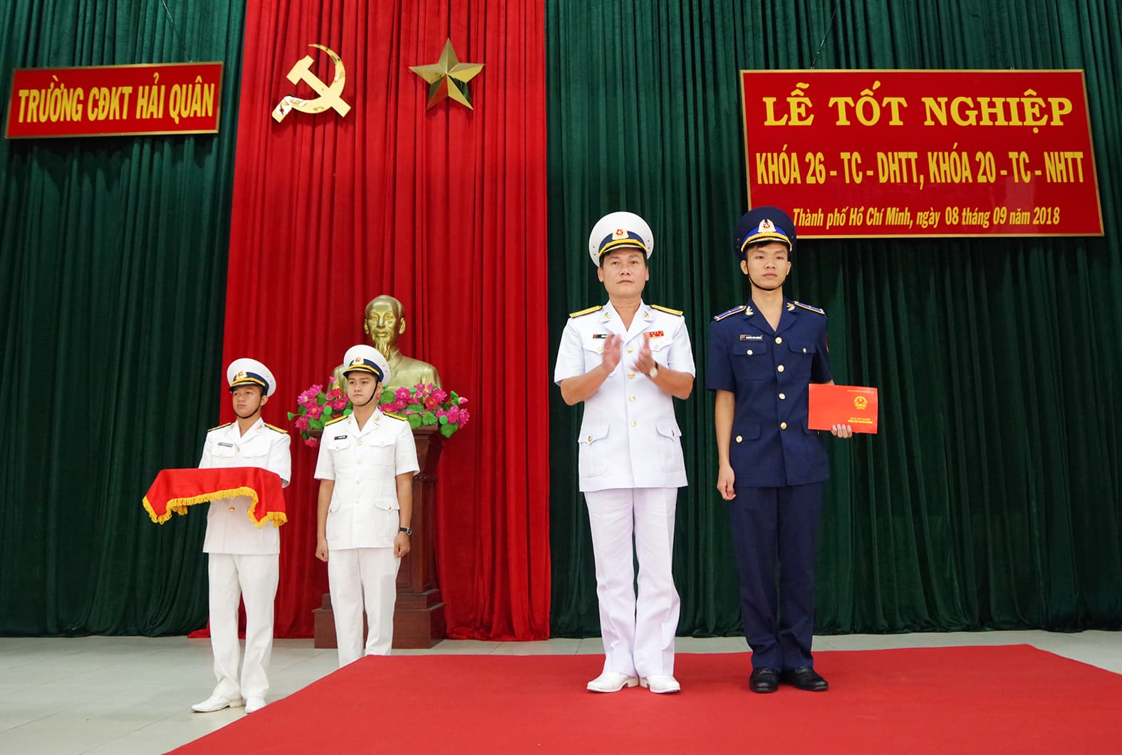 Trường Cao đẳng Kỹ thuật Hải quân: Tổ chức lễ tốt nghiệp cho học viên trung cấp