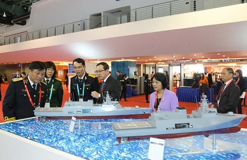 Chính ủy Hải quân Việt Nam dự Triển lãm Hàng hải Quốc phòng châu Á - IMDEX 2019