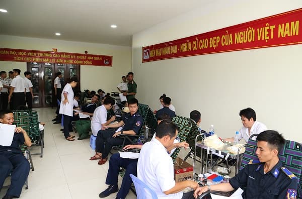 Trường Cao đẳng Kỹ thuật Hải quân: Hiến được gần 500 đơn vị máu