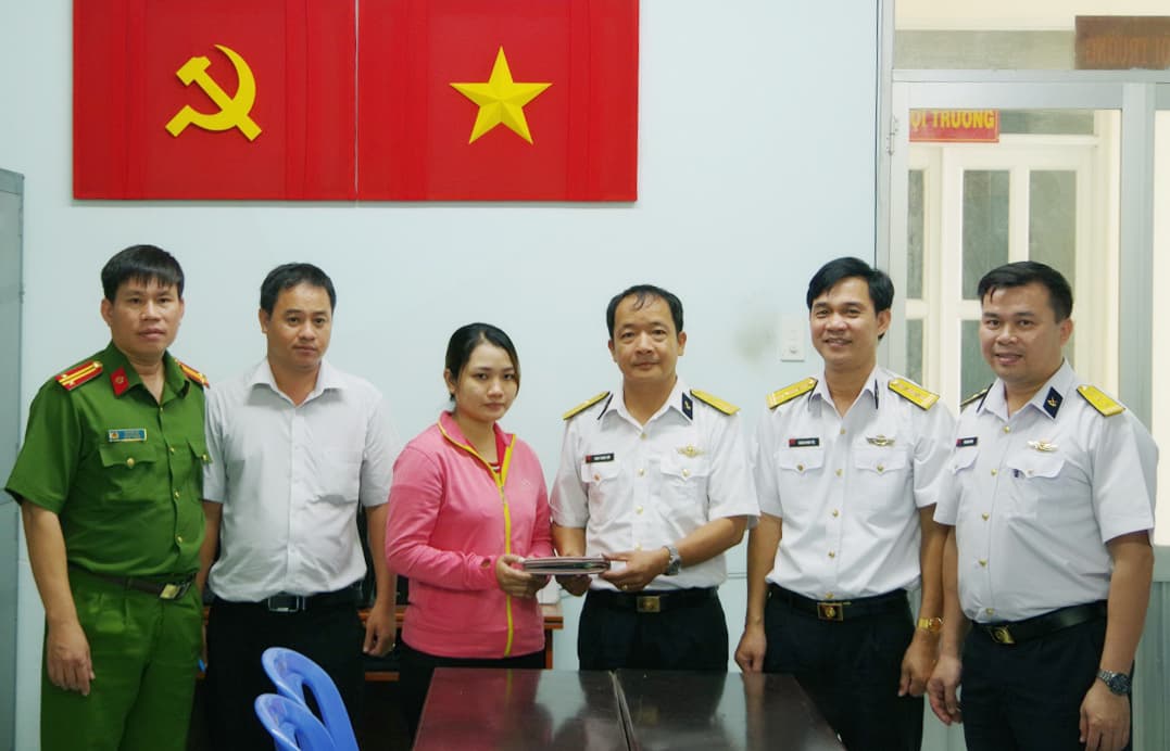 Trả lại hơn 138 triệu đồng cho người đánh rơi