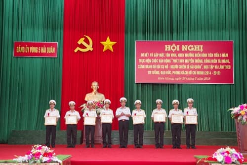 Vùng 5 Hải quân sơ kết 5 năm thực hiện Cuộc vận động “Phát huy truyền thống, cống hiến tài năng, xứng danh Bộ đội Cụ Hồ-Người chiến sĩ Hải quân”