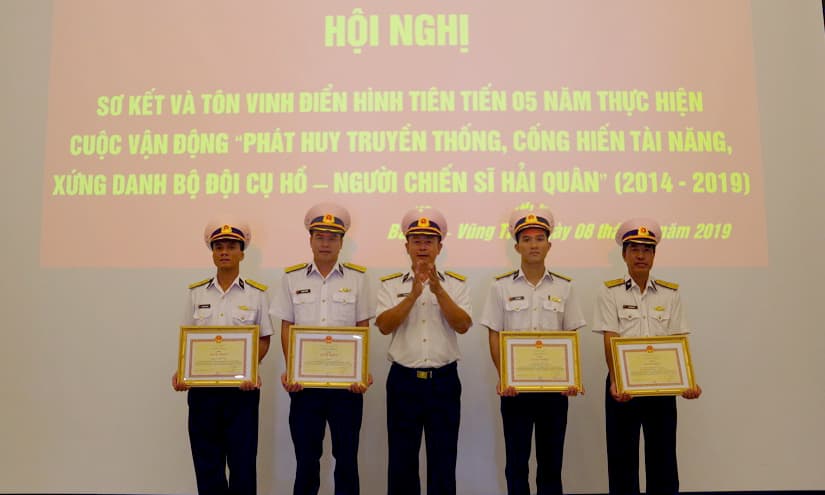 Các đơn vị sơ kết 5 năm thực hiện Cuộc vận động “Phát huy truyền thống, cống hiến tài năng, xứng danh Bộ đội Cụ Hồ-Người chiến sĩ Hải quân”