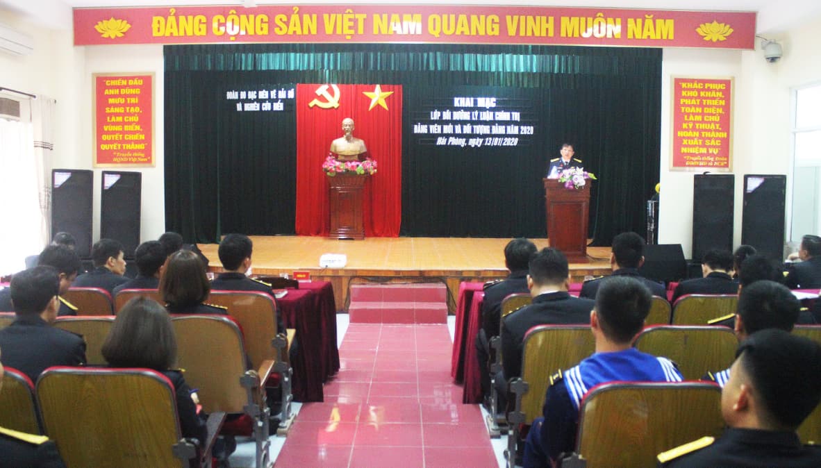 Đoàn Đo đạc biên vẽ hải đồ và nghiên cứu biển: Bồi dưỡng lý luận chính trị cho đối tượng kết nạp Đảng 2020