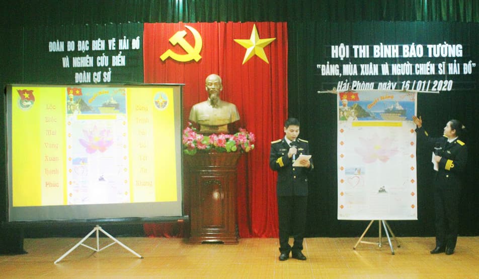 Thi bình báo tường “Đảng, mùa Xuân và người chiến sĩ hải đồ”