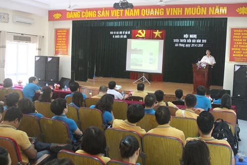 Hơn 100 cán bộ, nhân viên Văn phòng Tổng công ty Hàng không Việt Nam nghe nói chuyện chuyên đề về biển, đảo
