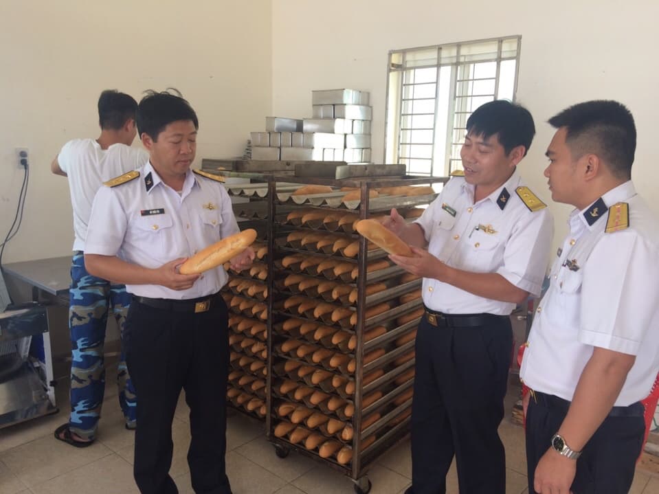 Chính qui hiện đại bắt đầu từ khẩu phần ăn của bộ đội