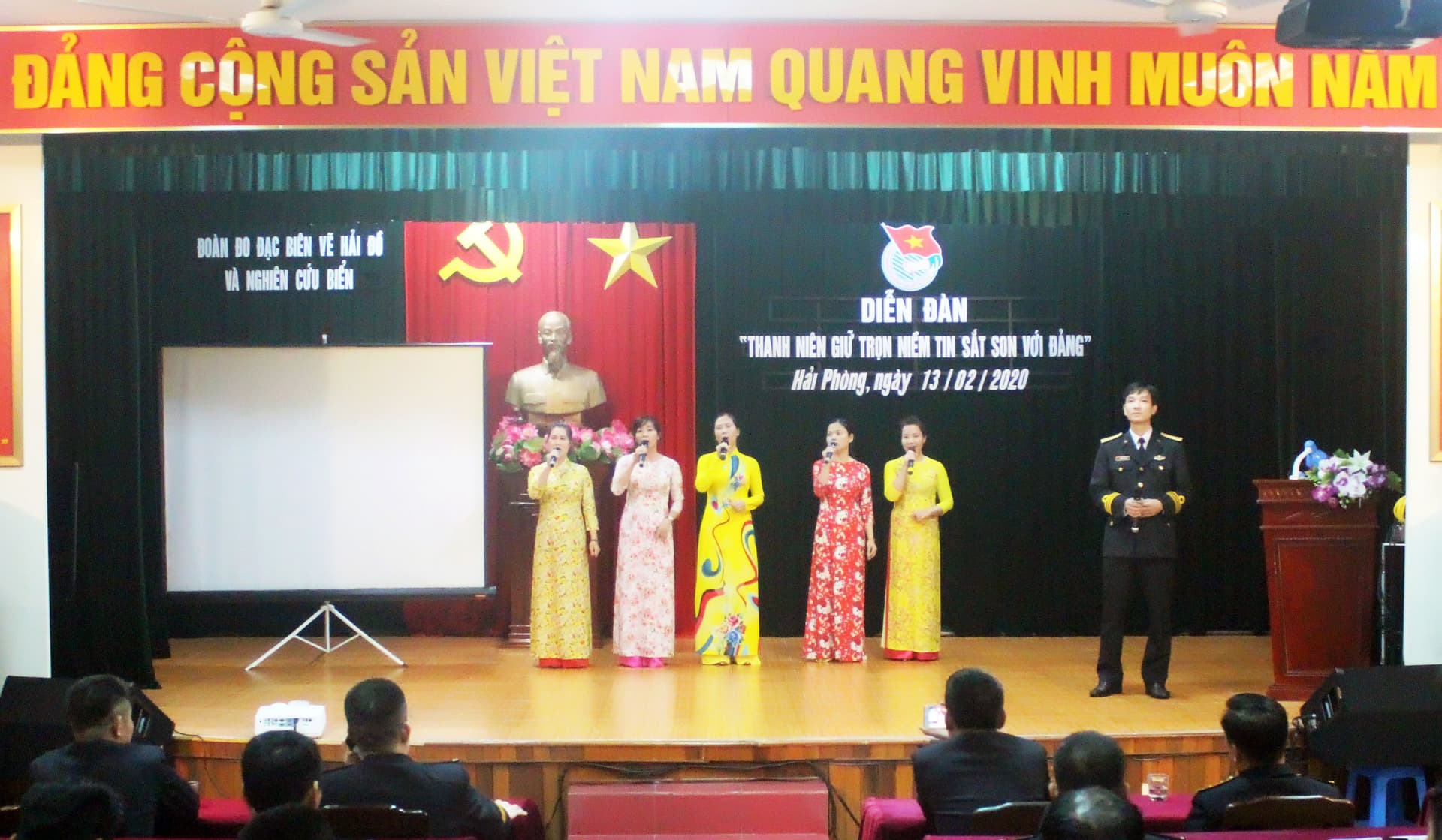 Diễn đàn “Thanh niên giữ trọn niềm tin sắt son với Đảng”