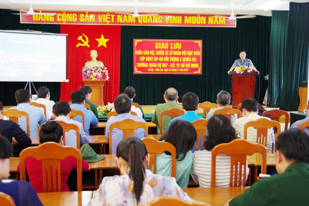 Học viên Lớp bồi dưỡng quốc phòng, an ninh Trường Quân sự Quân khu 7 thực tế tại Lữ đoàn 167 Hải quân