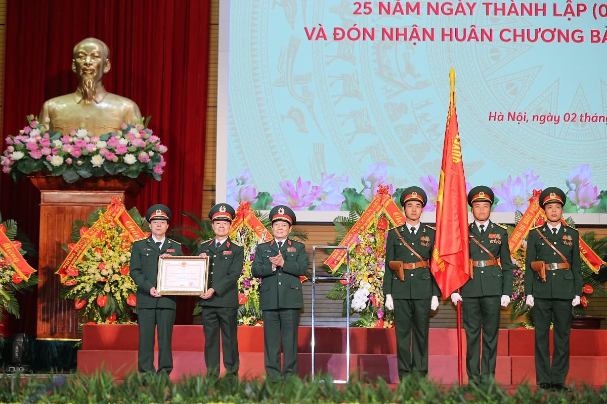 MB  Kỷ niệm 25 năm thành lập và đón nhận Huân chương Bảo vệ Tổ quốc hạng Nhất