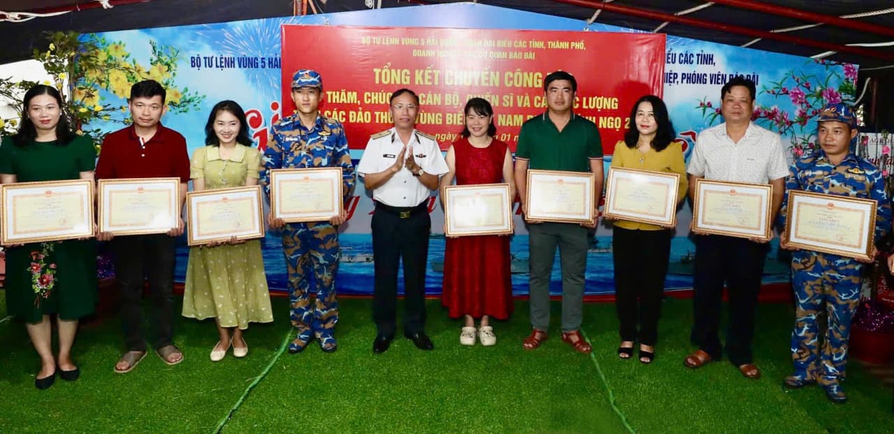 Kết thúc tốt đẹp hành trình thăm, chúc Tết quân và dân các đảo Tây Nam