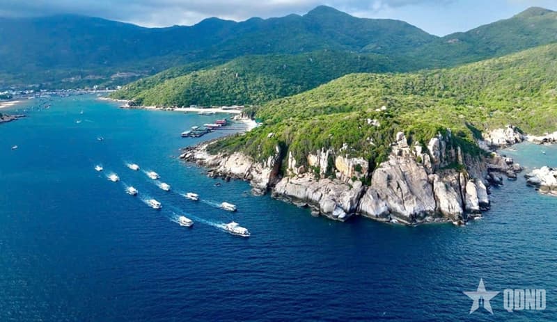 Vịnh Vĩnh Hy - Bản giao hưởng xanh giữa lòng đại dương