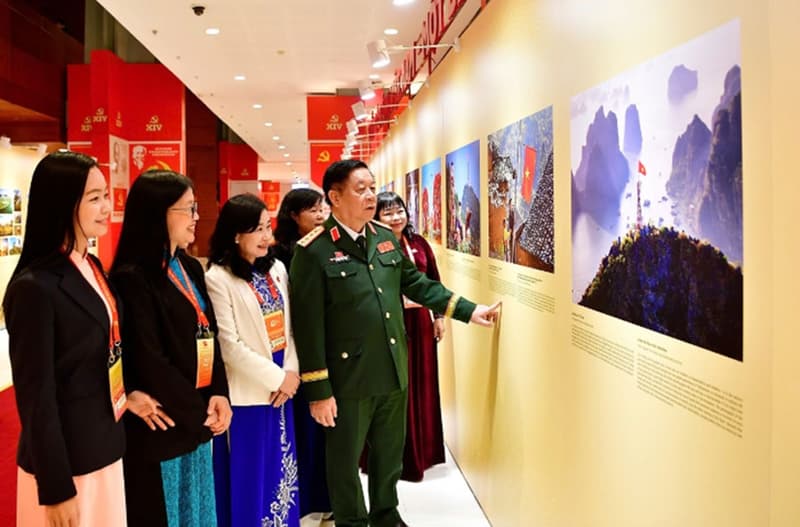 Xây dựng Quân đội nhân dân Việt Nam vững mạnh về chính trị trong giai đoạn mới