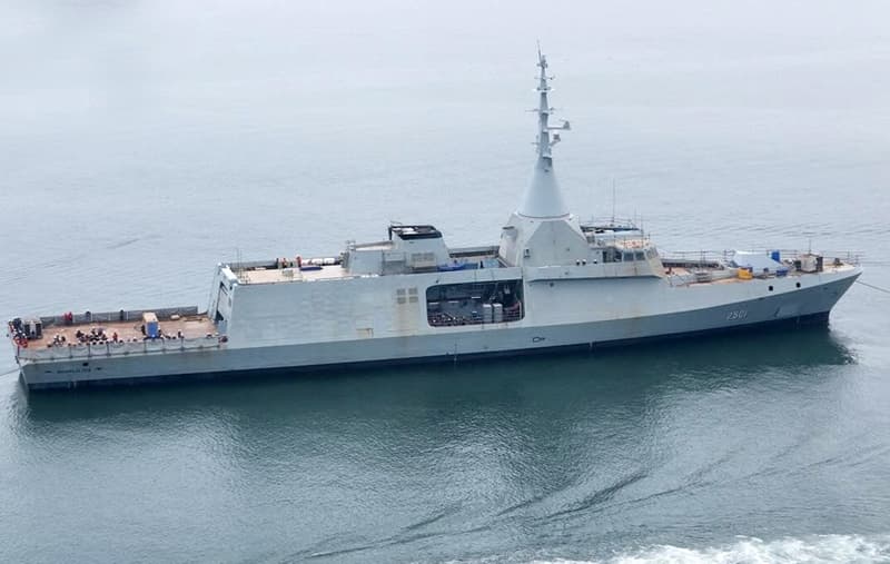 Tàu chiến ven bờ đầu tiên của Malaysia xuất bến