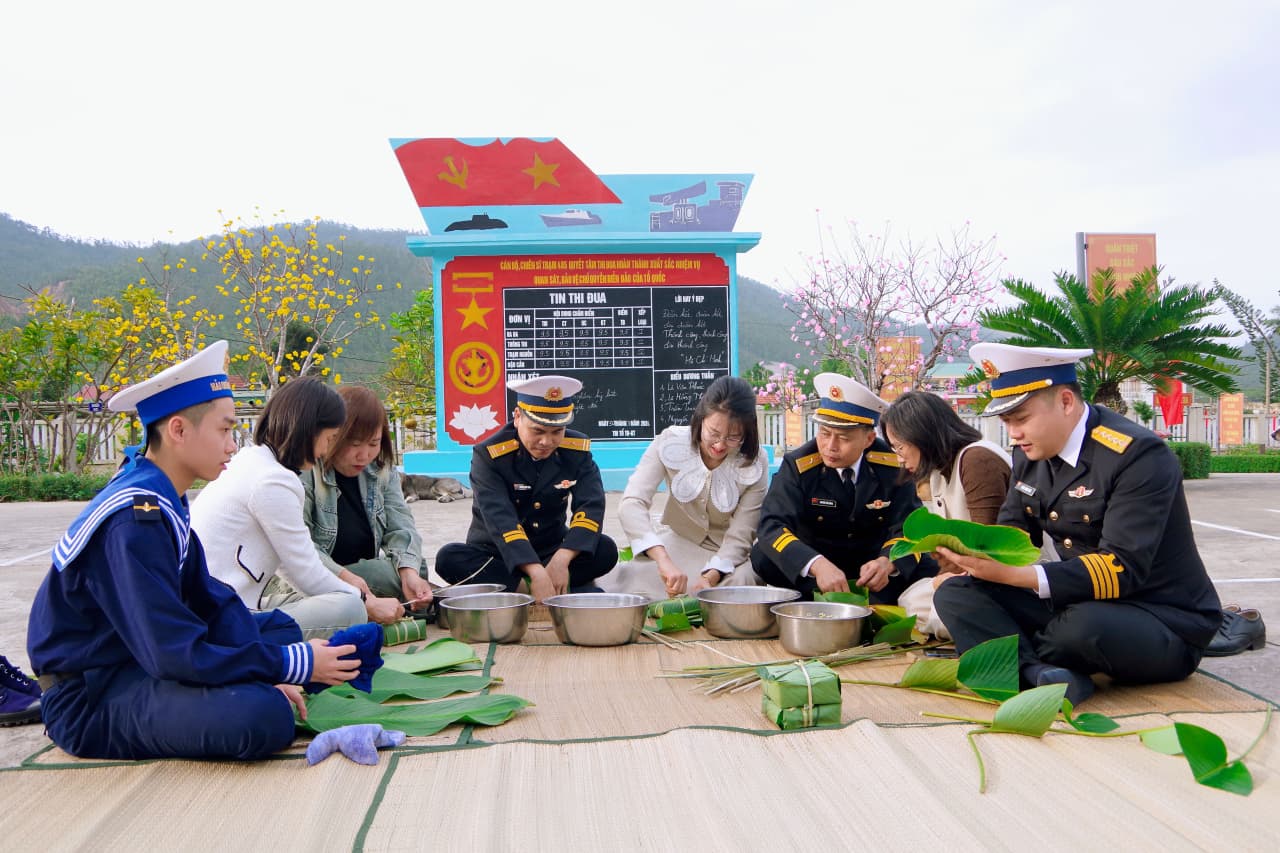 Vùng 1 Hải quân: Gắn kết tình quân dân mỗi dịp xuân về