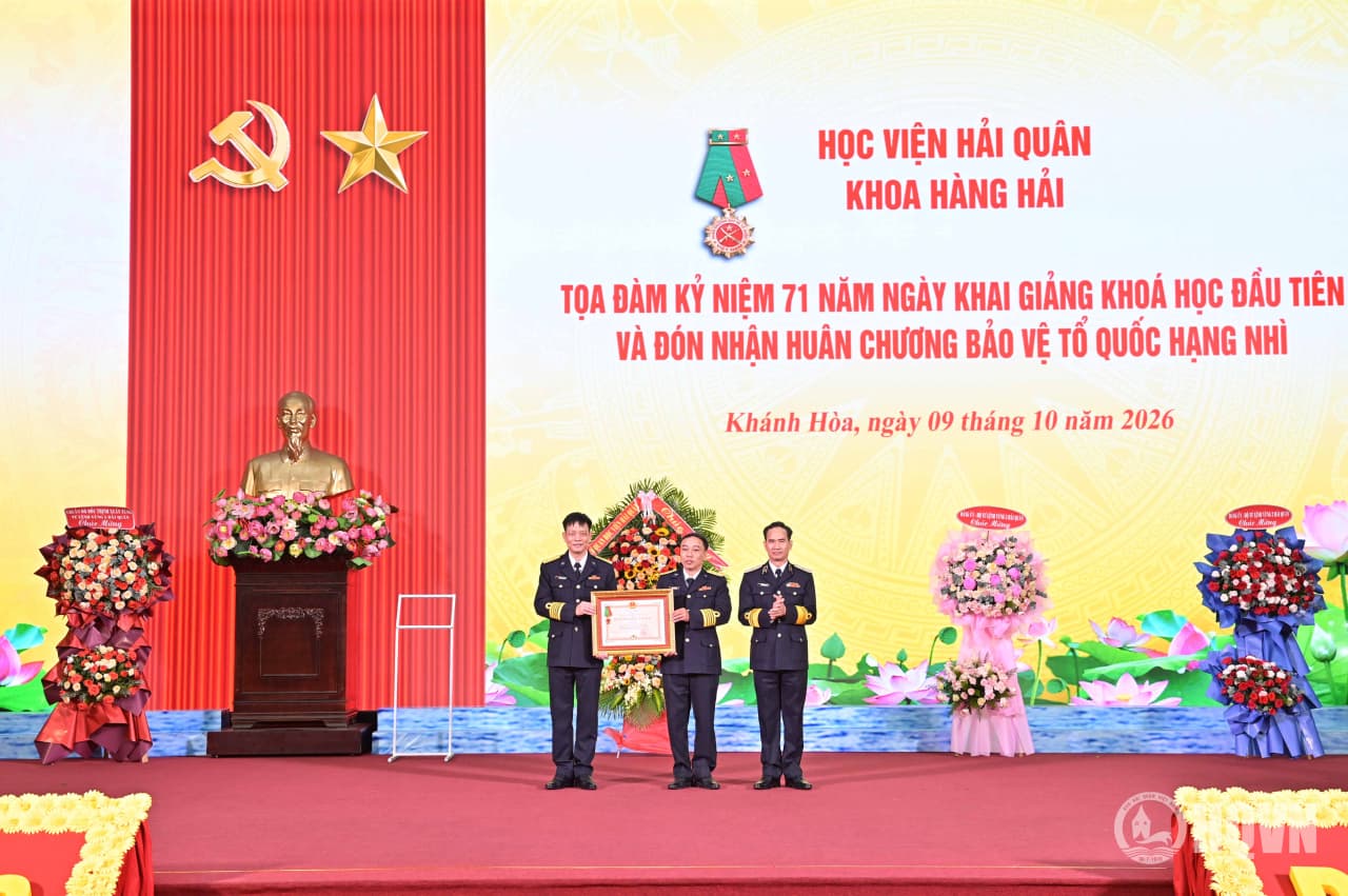 Khoa Hàng hải Học viện Hải quân đón nhận Huân chương Bảo vệ Tổ quốc hạng Nhì
