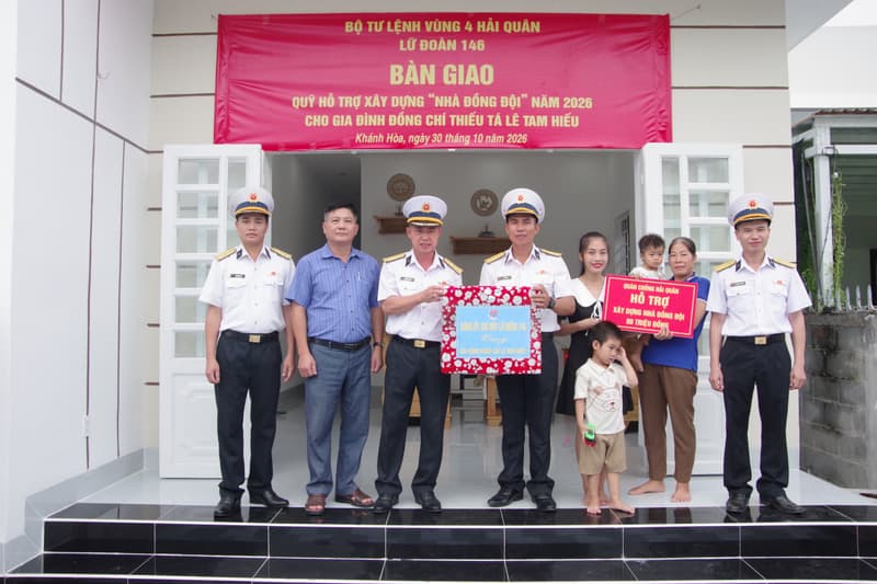 Lữ đoàn 146 bàn giao nhà đồng đội tại Khánh Hòa