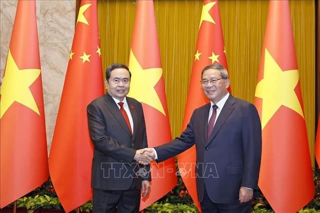 Chủ tịch Quốc hội Trần Thanh Mẫn hội kiến Thủ tướng Trung Quốc Lý Cường