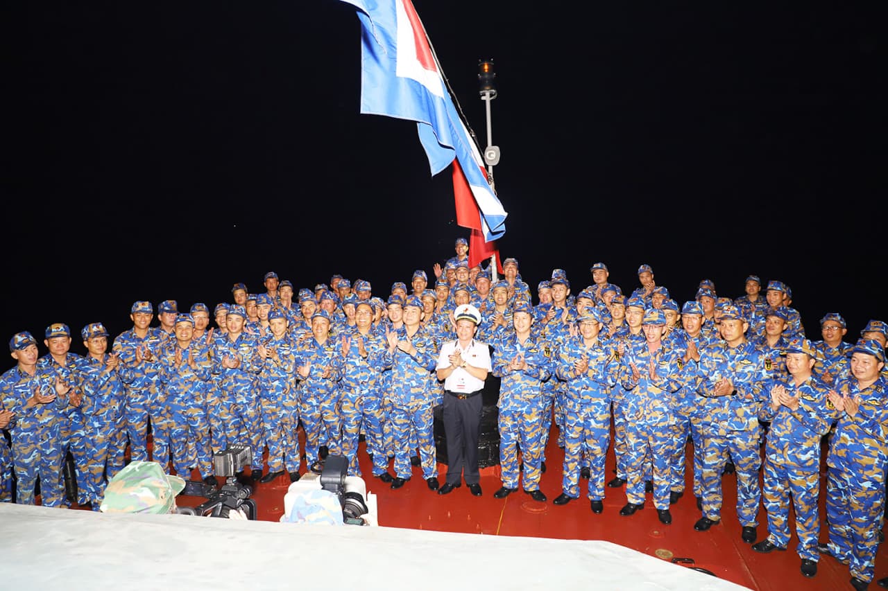 Chuẩn Đô đốc Nguyễn Thiên Quân chúc tết cán bộ, chiến sĩ tham gia Diễn tập MILAN 2026