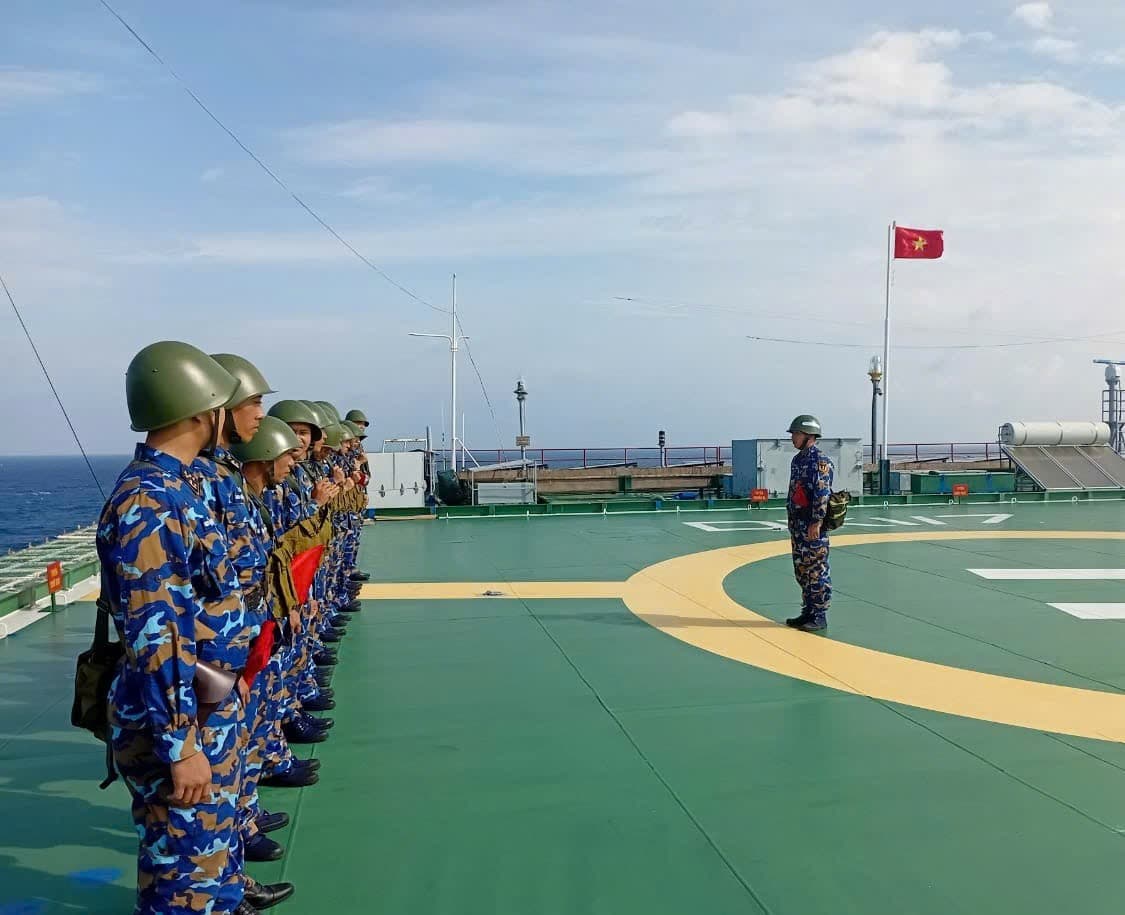 Bí thư Chi bộ Nhà giàn DK1 được tuyên dương tiêu biểu xuất sắc toàn quốc