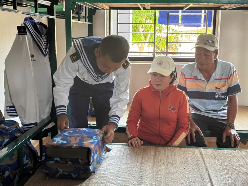 Bộ Tư lệnh Vùng 4 đón tiếp thân nhân chiến sĩ mới