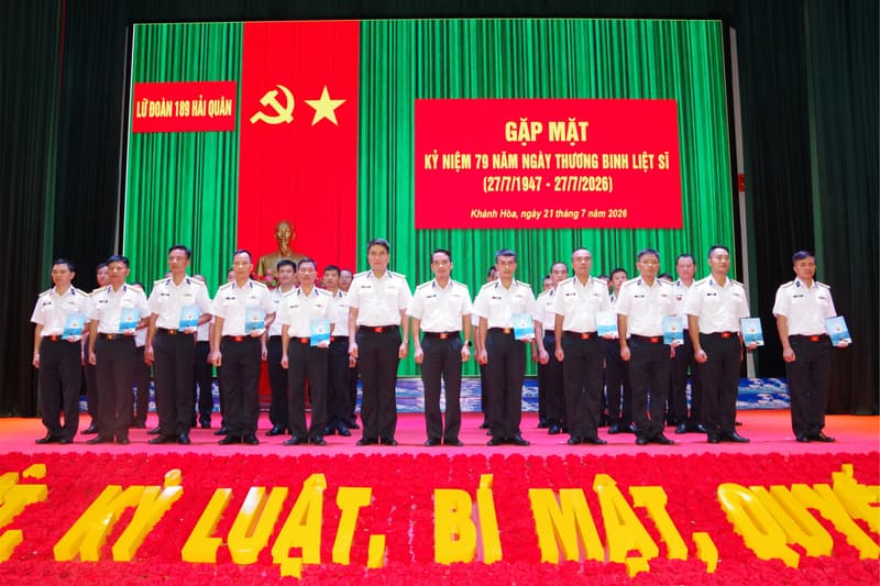 Lữ đoàn 189 gặp mặt, tri ân nhân dịp kỷ niệm 79 năm Ngày Thương binh - Liệt sĩ