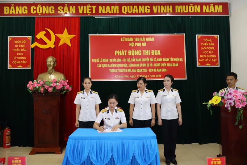 Phụ nữ Lữ đoàn 189: Bản lĩnh, trí tuệ, đẩy mạnh chuyển đổi số