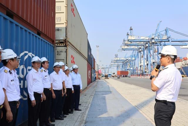 Đoàn công tác TP. Cần Thơ thăm và làm việc tại Binh đoàn 20