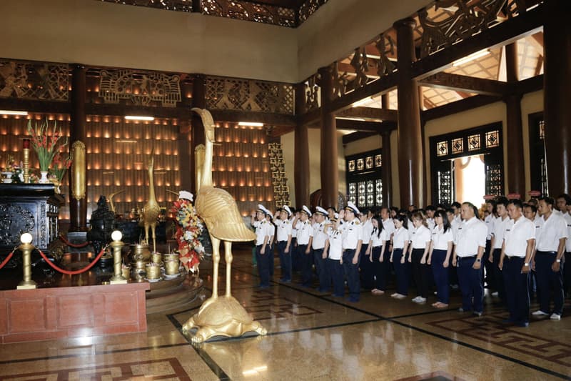 Lớp đảng viên mới Binh đoàn 20 về nguồn tại Địa đạo Củ Chi