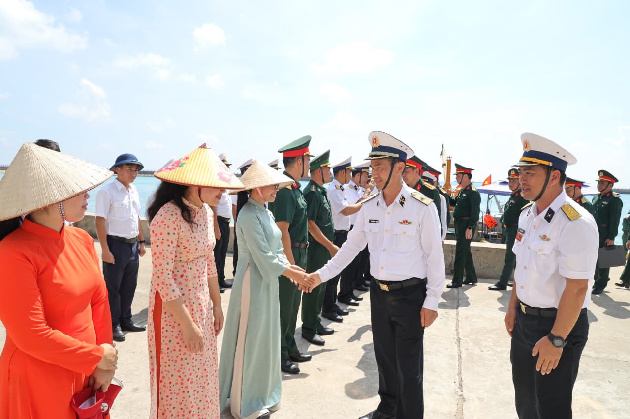 Đoàn công tác số 7 hoàn thành tốt đẹp chuyến thăm, làm việc tại đặc khu Trường Sa