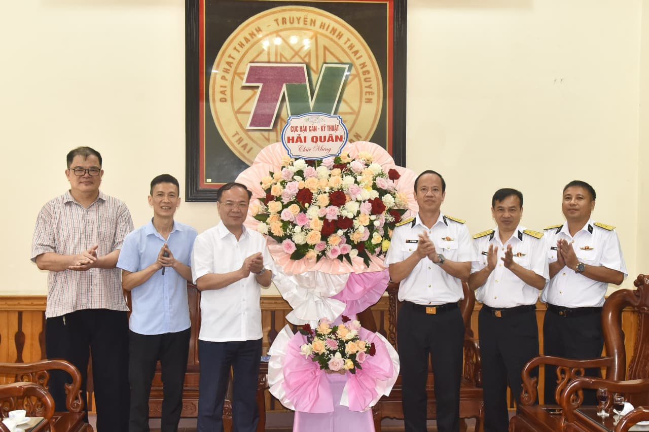 Cục Hậu cần - Kỹ thuật Hải quân chúc mừng các cơ quan báo chí