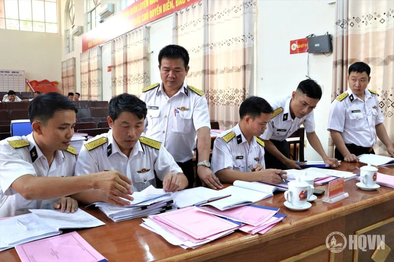 Kiểm tra hoạt động công tác đảng, công tác chính trị tại Lữ đoàn 101