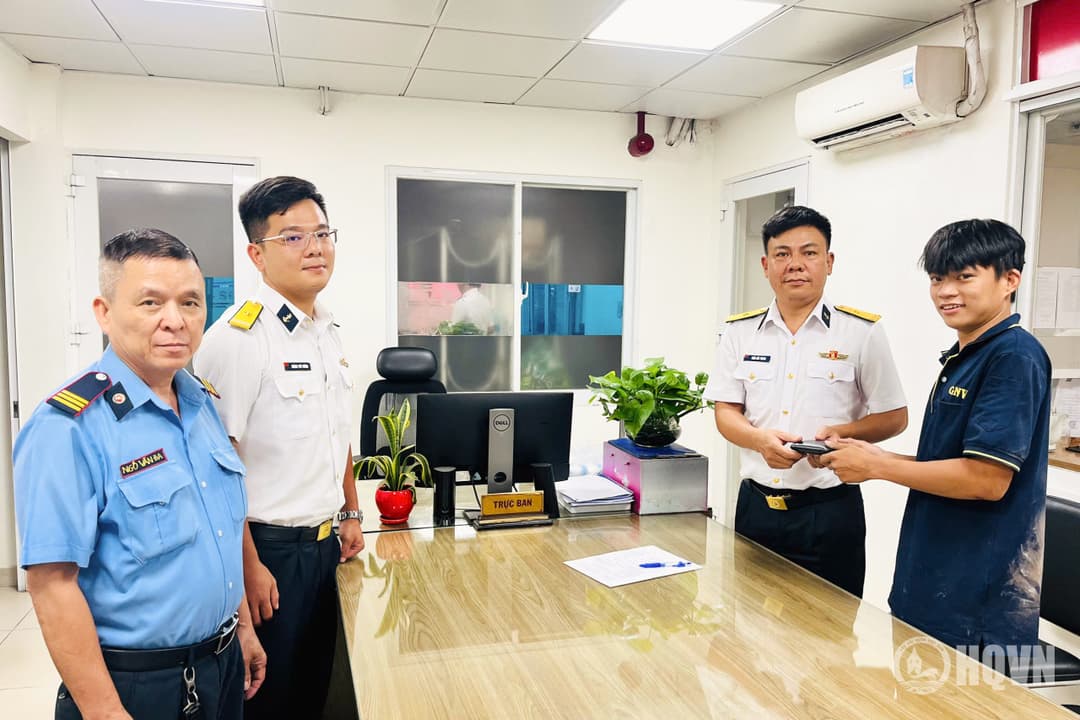 Nhặt được của rơi, trả lại người mất