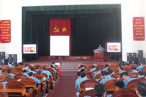 Lữ đoàn 189 học tập, phổ biến Luật Quốc phòng 2018