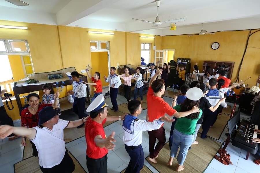 Vui như lính đảo Thuyền Chài