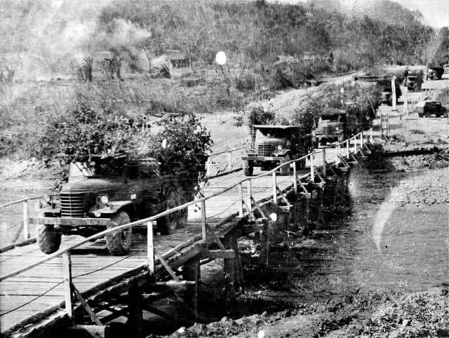 Đường mòn Hồ Chí Minh- con đường vĩ đại