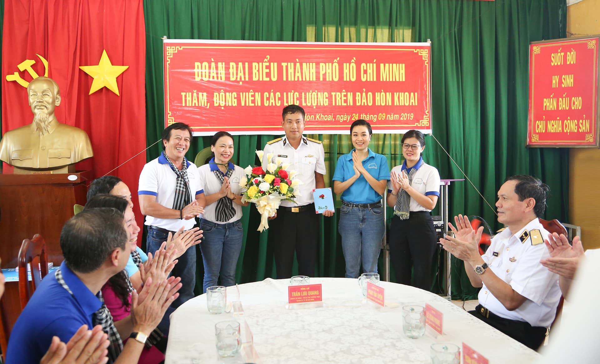 Chuyến tàu tình nghĩa ra khơi