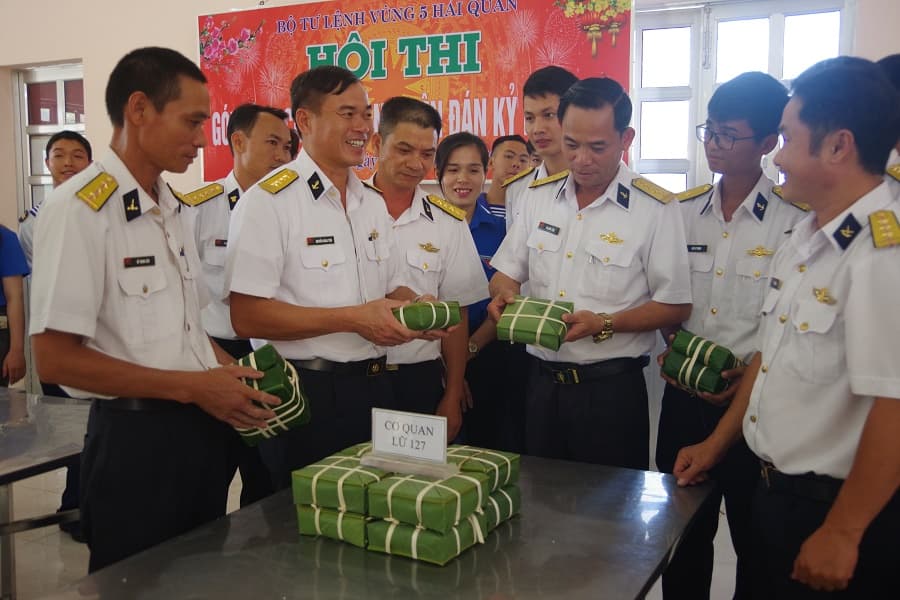 Vùng 5 Hải quân: 8 đội tham gia thi gói bánh chưng Tết Nguyên đán 2019