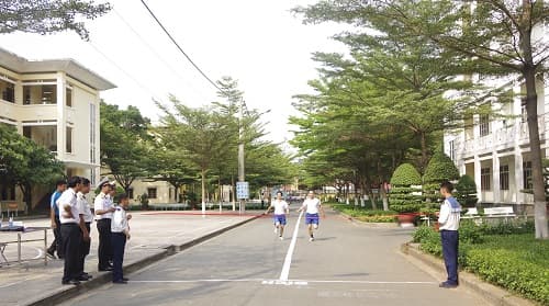 Kiểm tra công tác huấn luyện thể lực và hoạt động thể thao tại Trường Cao đẳng Kỹ thuật Hải quân và Lữ đoàn 167