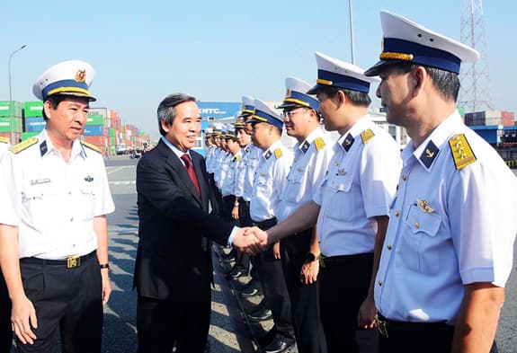 Trưởng ban Kinh tế Trung ương Nguyễn Văn Bình thăm, làm việc tại Tổng công ty Tân cảng Sài Gòn