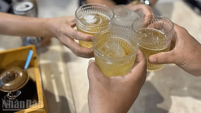 Uống rượu bia trong giờ làm việc bị phạt 3 triệu đồng