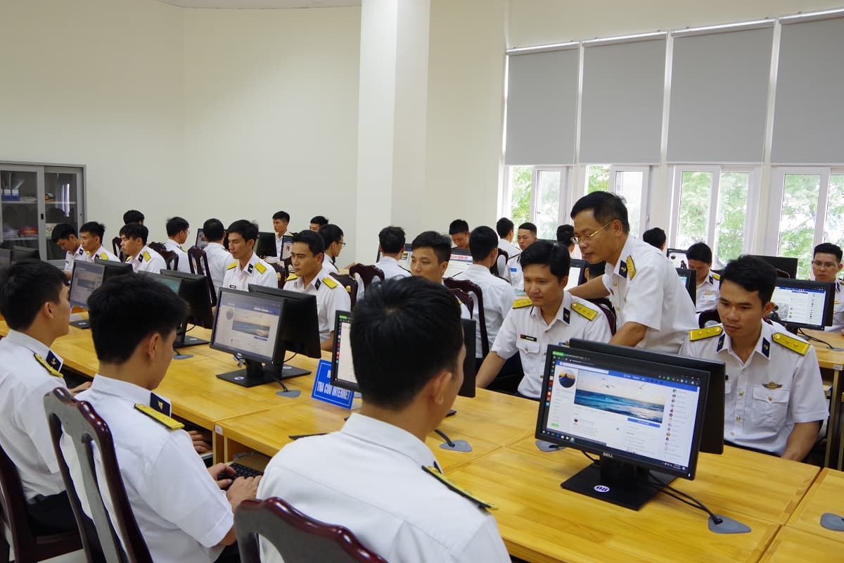 Bảo vệ nền tảng tư tưởng của Đảng: Đấu tranh phản bác các quan điểm, sai trái thù địch